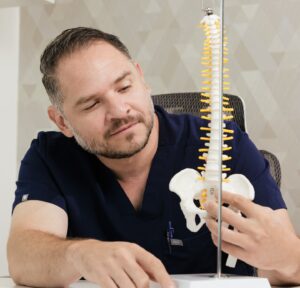 doctor traumatologo en tijuana especialista en dolor de columna